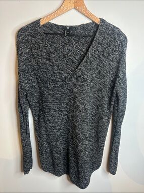 H&M Black & White Marled V-Neck Pullover Sweater